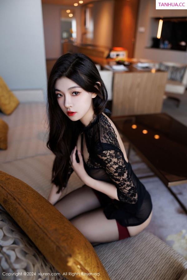   [XiuRen]高清写真图 2024.11.25 No.9499 初梦瑶 黑丝美腿第69张图片
